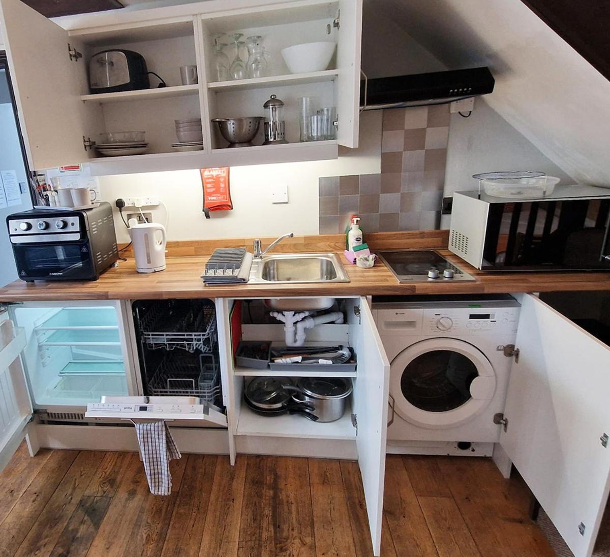City Center Ground Floor Flat With Patio &Parking NWI Eksteriør billede